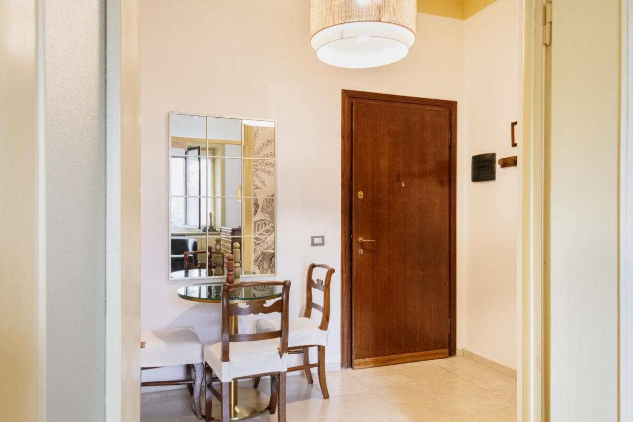 Easylife - Dimora Di Classe In Zona Conciliazione Milano Exteriör bild
