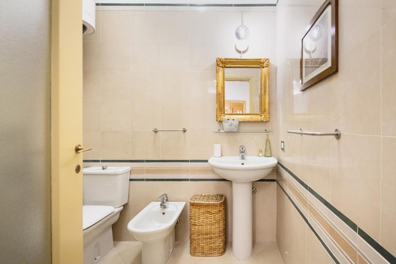 Easylife - Dimora Di Classe In Zona Conciliazione Milano Exteriör bild